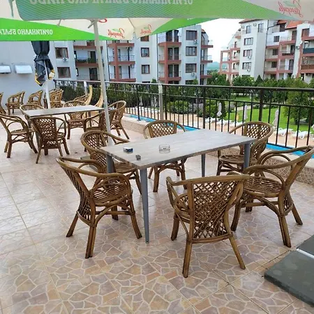 Ξενοδοχείο με διαμερίσματα Famagusta Antoniya Aheloy