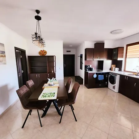 Apartmanhotel Famagusta Antoniya Aheloj